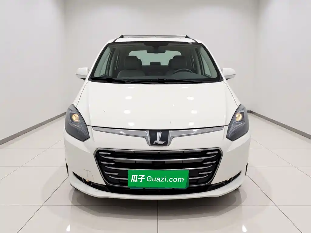 Фото 2 - Luxgen Luxgen7 MPV
