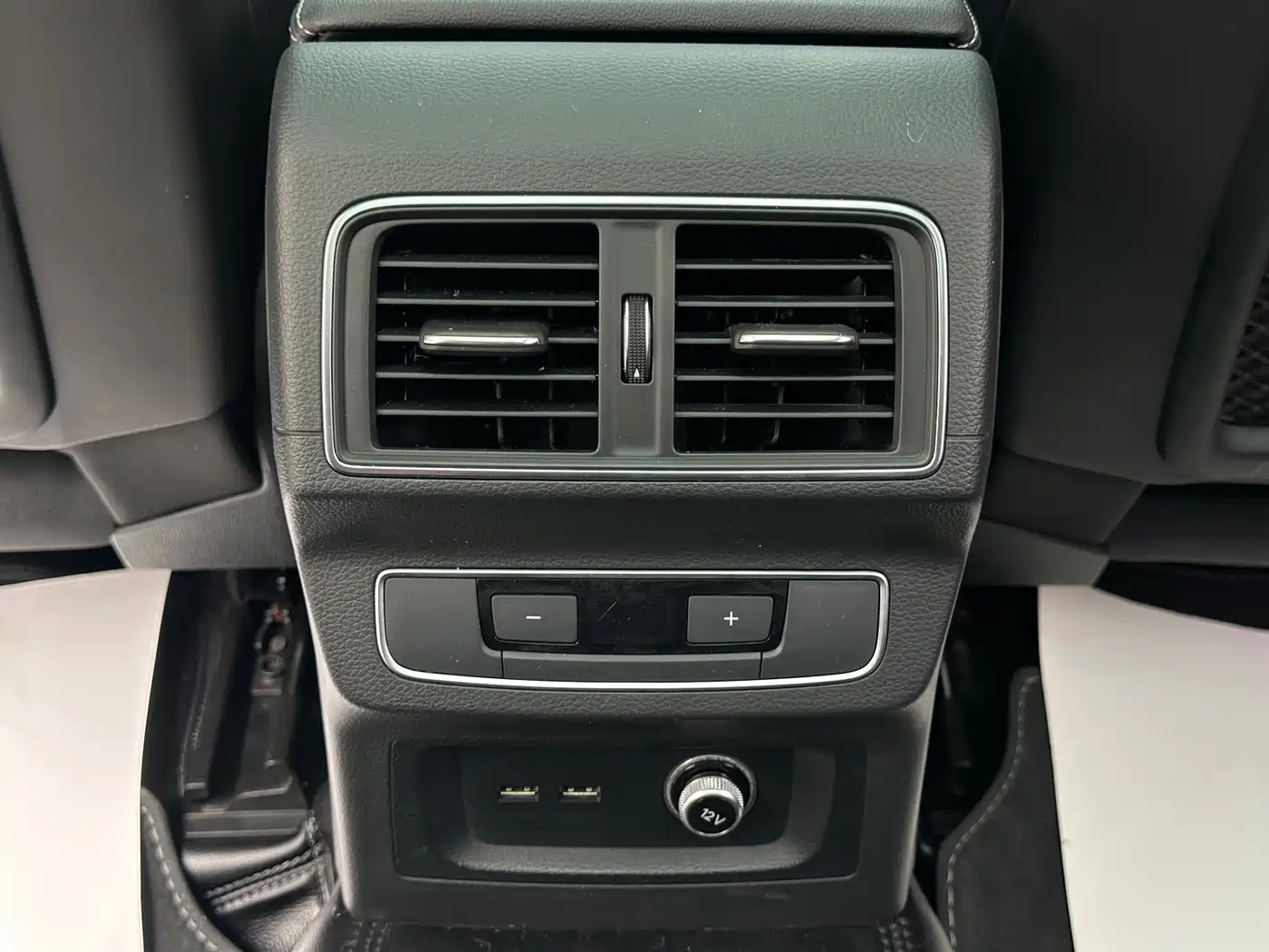 Audi Q5L 2023 40T Luxury Elegance фото 10
