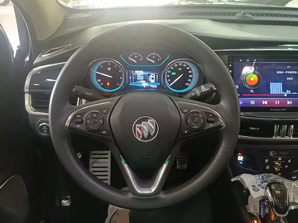 Buick Envision Plus 2017 20T FWD Premium фото 11