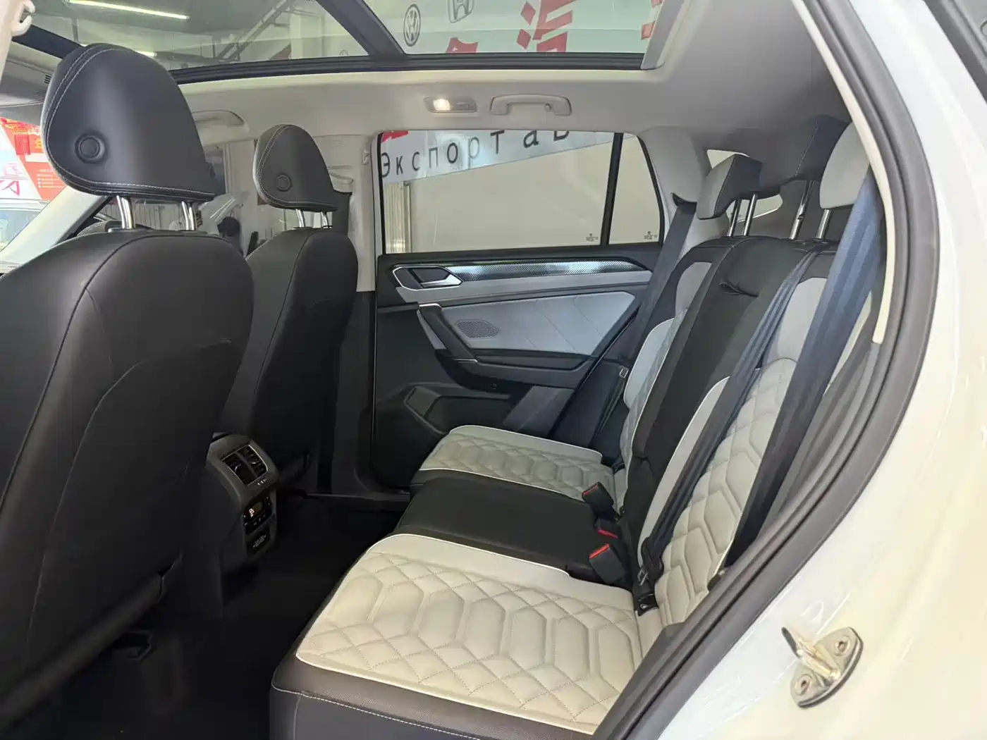 Volkswagen Tayron 2023 280TSI 2WD Luxury Plus Advanced Edition фото 13