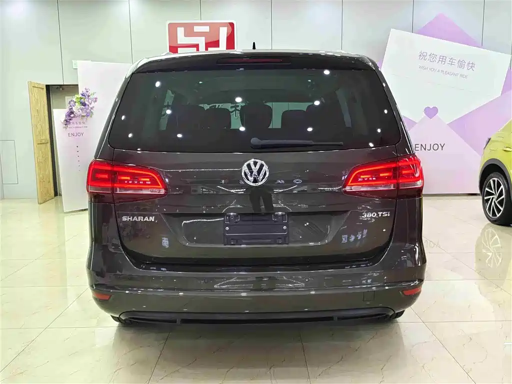 Volkswagen Sharan 2018 380TSI Premium 7-Seater фото 5