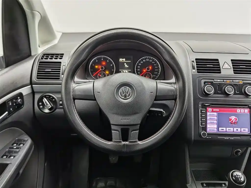 Volkswagen Touran 2015 1.4T Manual Trend Edition 5-seater фото 11