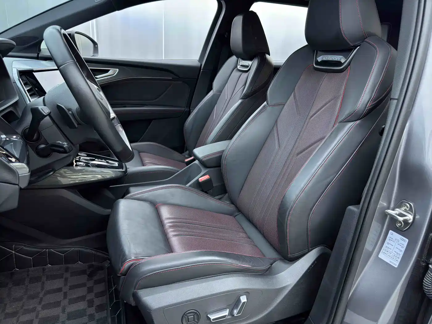 Audi Q5 e-tron 2022 40 e-tron Starlight Edition Mecha Suit Sun Chaser Version фото 11