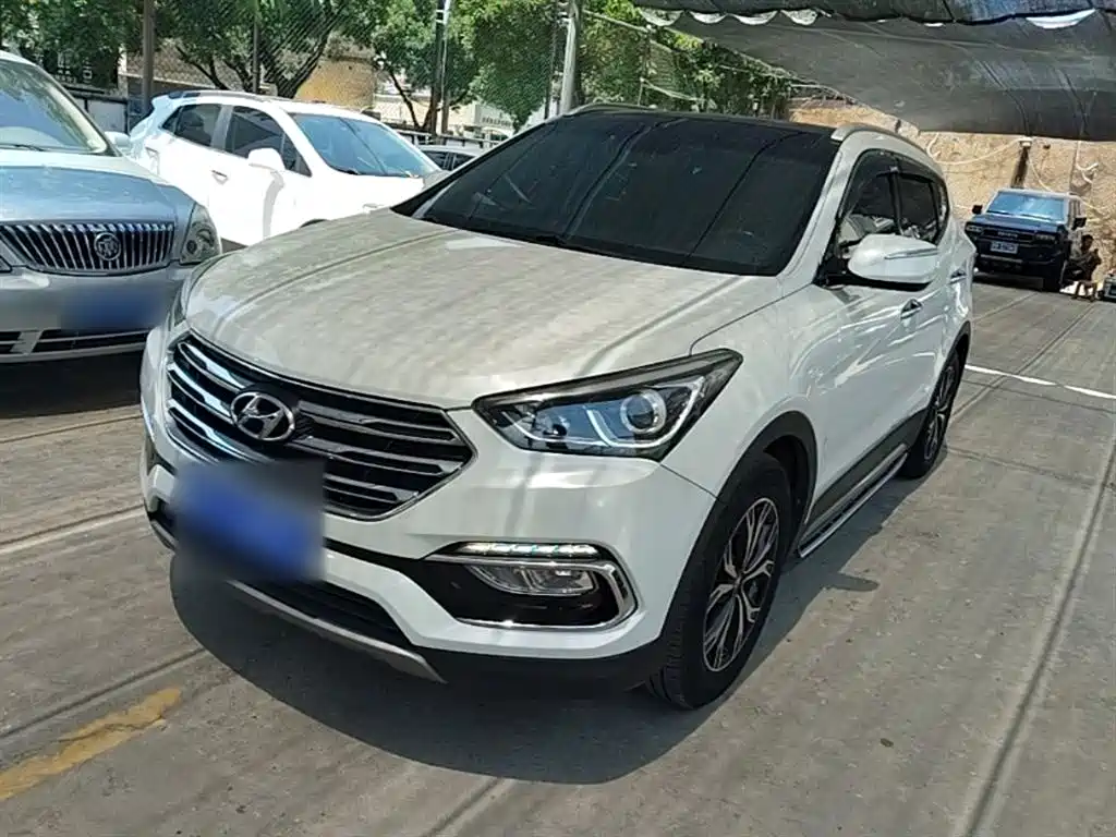 Hyundai Santa Fe 2017 2.4L Automatic 2WD Intelligent 5-Seater фото 2