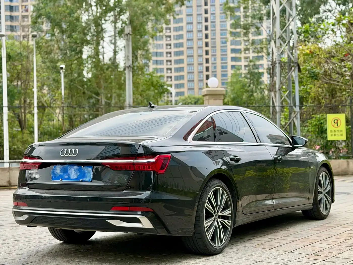 Audi A6L 2023 45 TFSI Premium Selection Dynamic фото 6