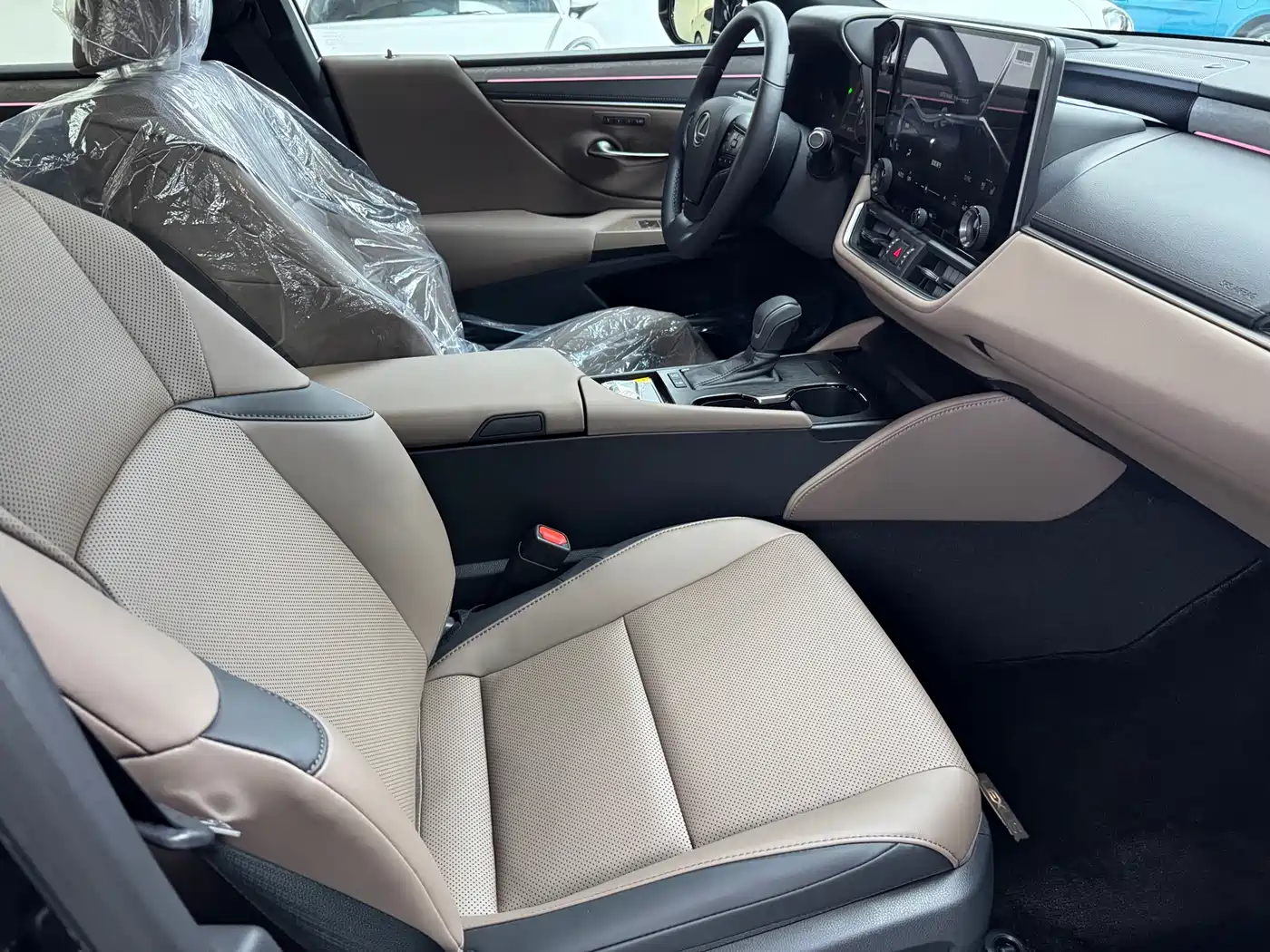 Lexus ES 2025 200 Ultimate Edition фото 11