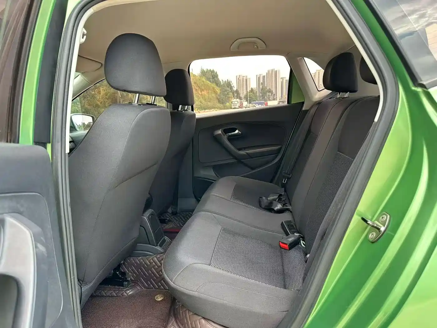 Фото 9 - Volkswagen Polo