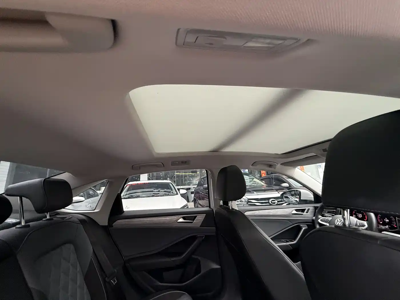 Volkswagen Sagitar 2023 300TSI DSG Excellence Edition фото 6