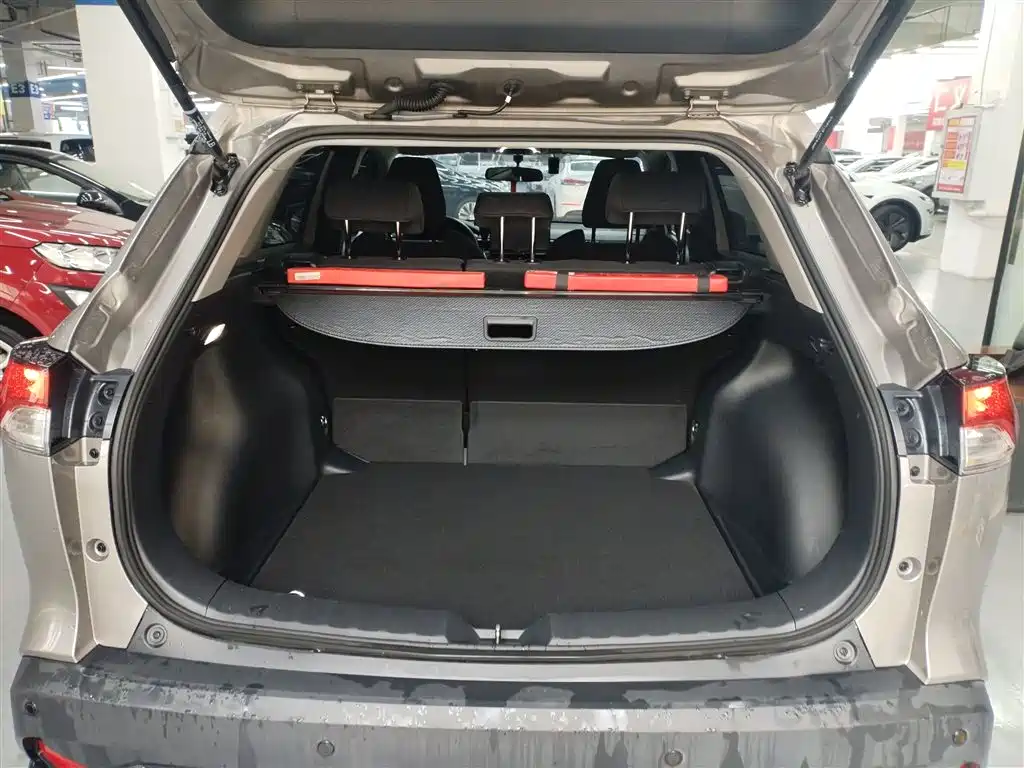 Toyota Frontlander 2023 2.0L CVT Elite Edition фото 19