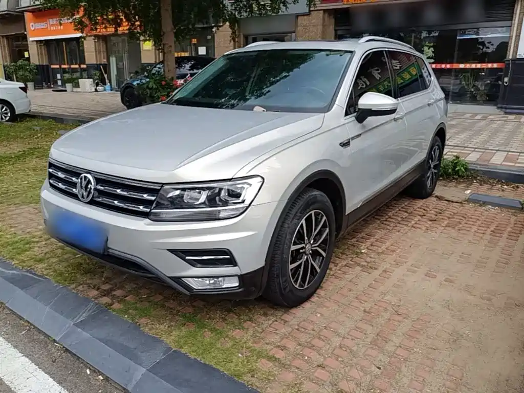 Volkswagen Tiguan L 2017 330TSI Automatic 2WD Luxury Edition фото 2