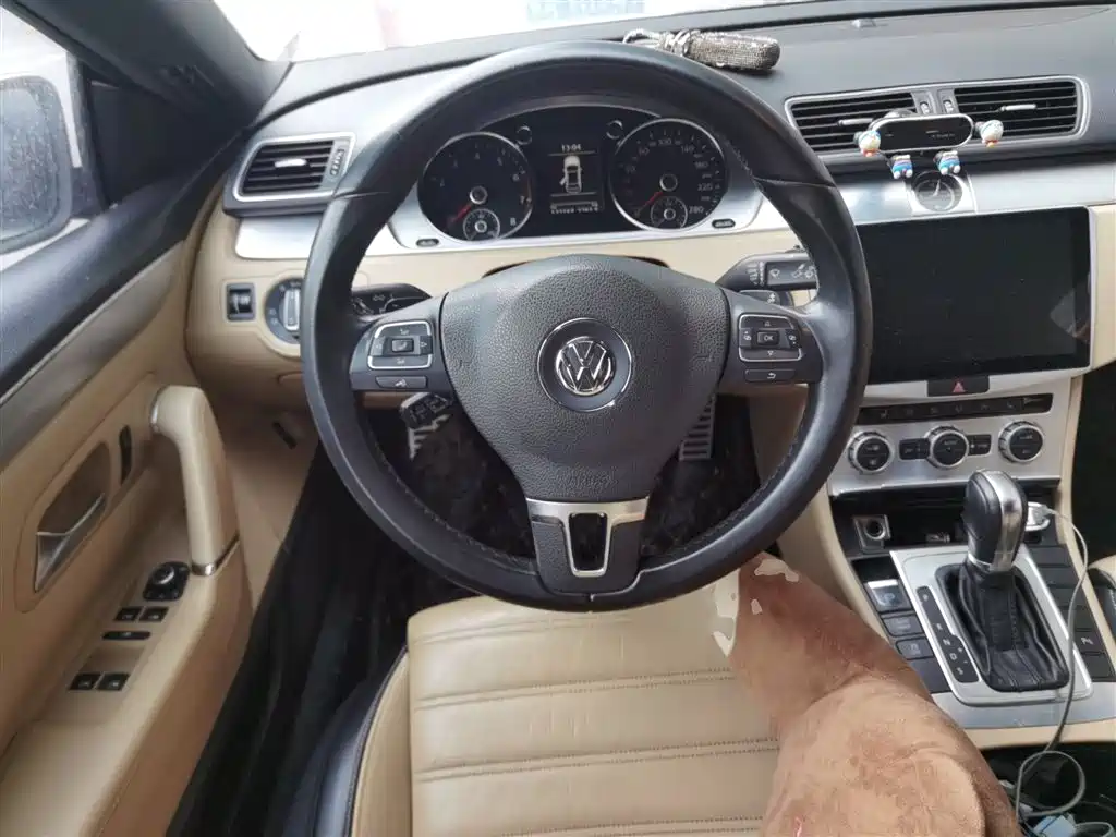 Volkswagen FAW-Volkswagen CC 2013 1.8TSI Premium фото 3