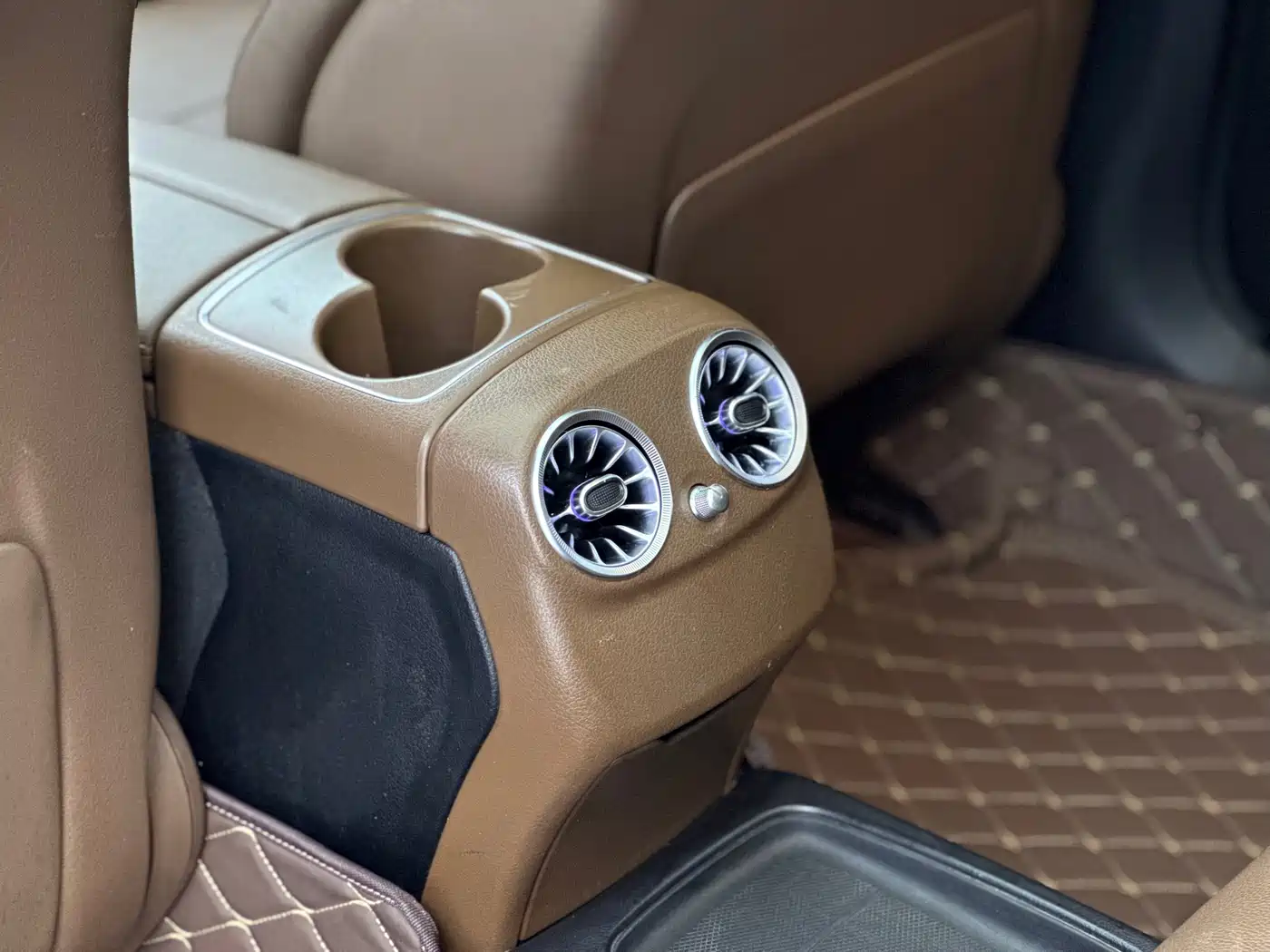 Mercedes-Benz E-Class 2016 E 300 L Sport Fashion Type фото 12