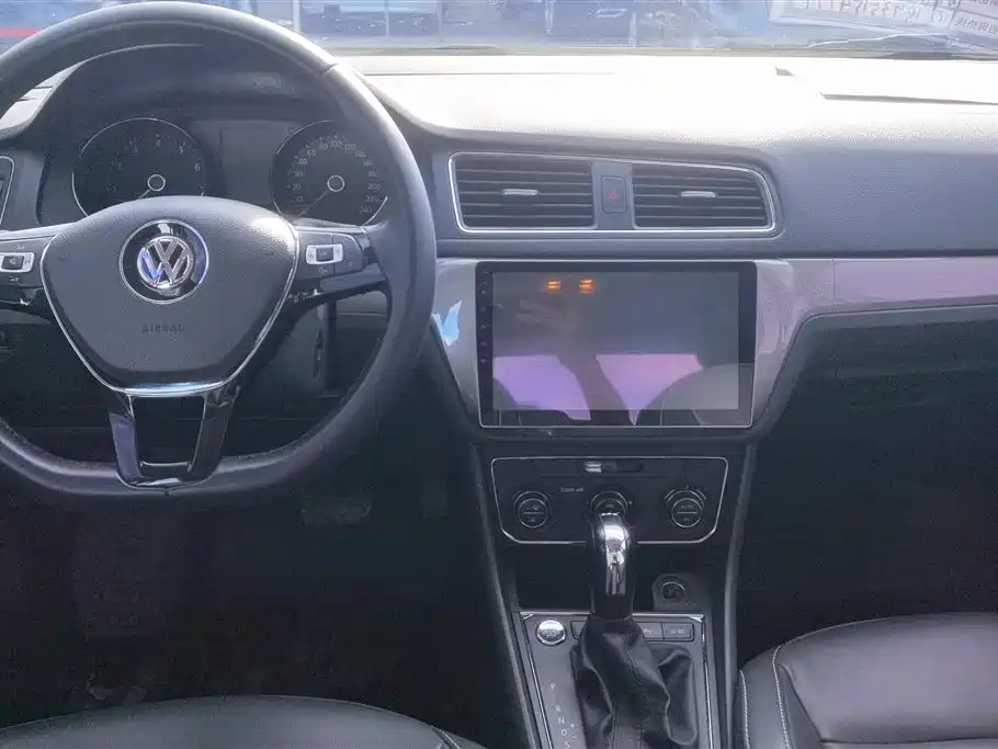 Volkswagen Lavida 2017 230TSI DSG Comfort Edition фото 12