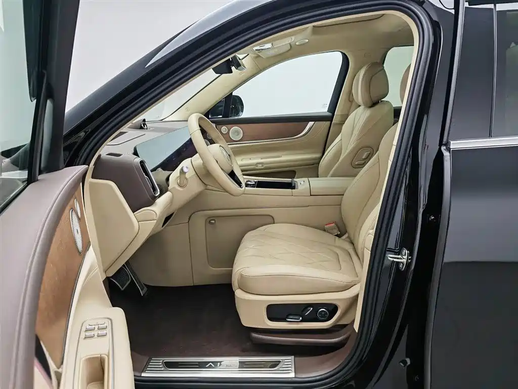 AITO Wenjie AITO M9 2024 Range Extender Ultra 52kWh 6-seater фото 10