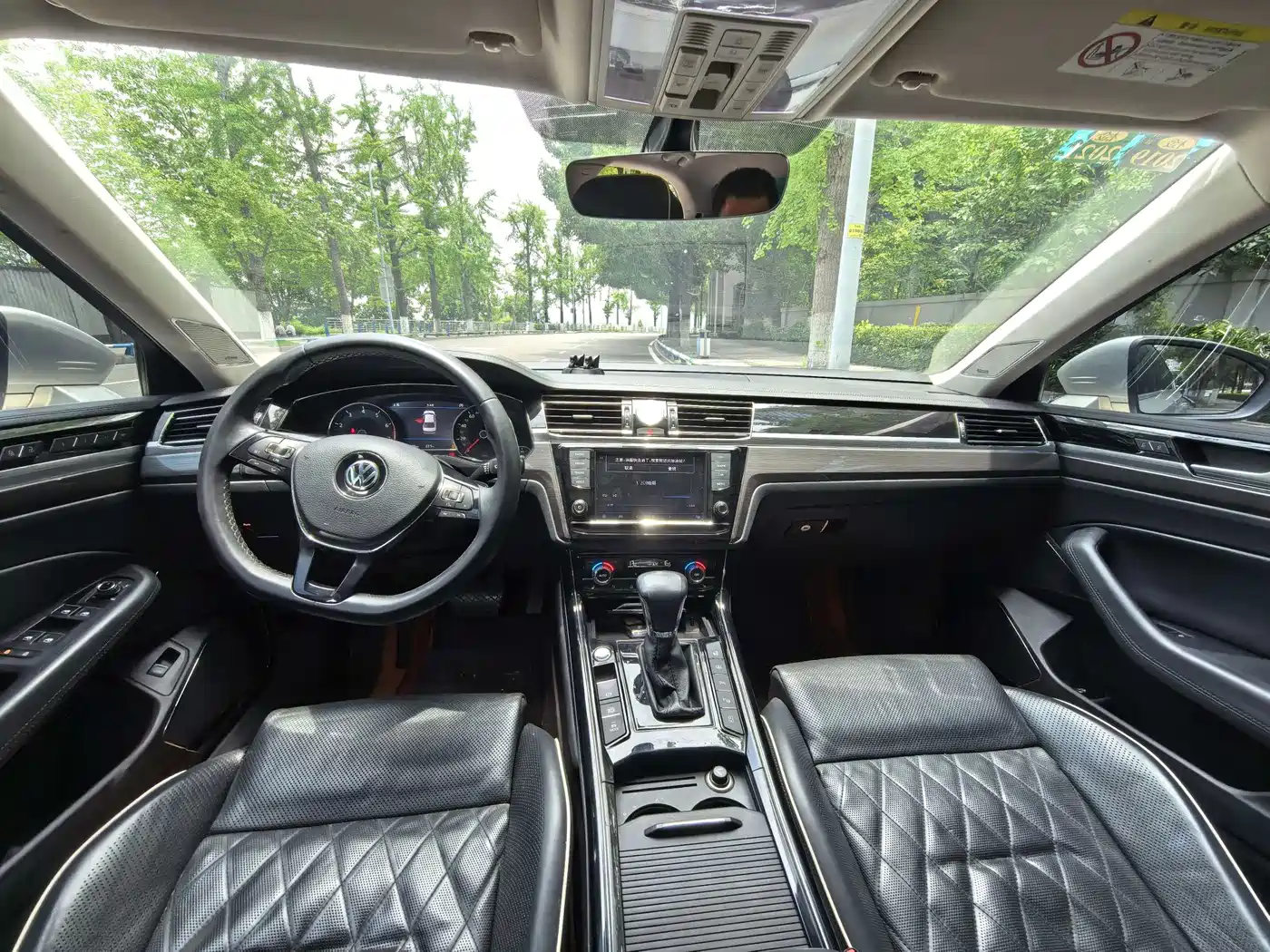 Volkswagen Phideon 2016 380TSI 2WD Executive Edition фото 5