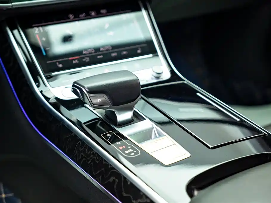 Audi A8 2019 A8L 50 TFSI quattro Comfort фото 12