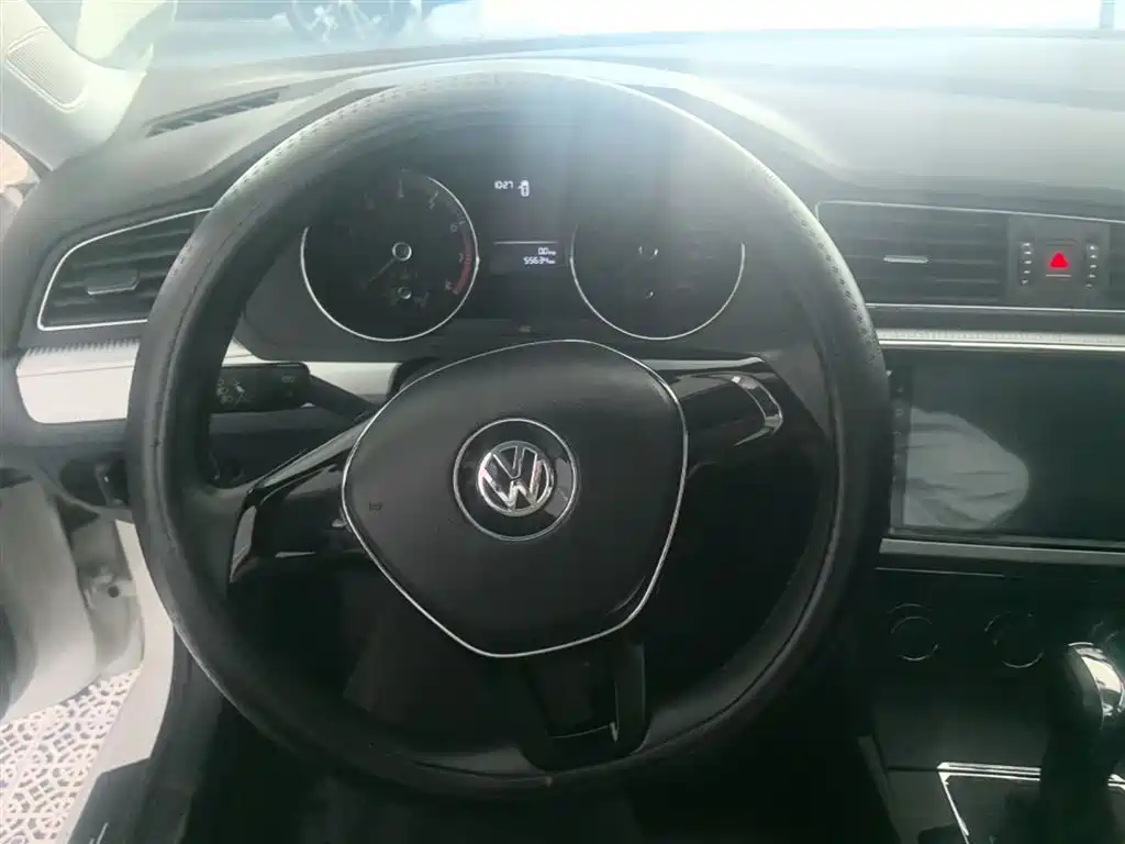 Volkswagen Lamando 2018 230TSI DSG Trend Edition фото 11