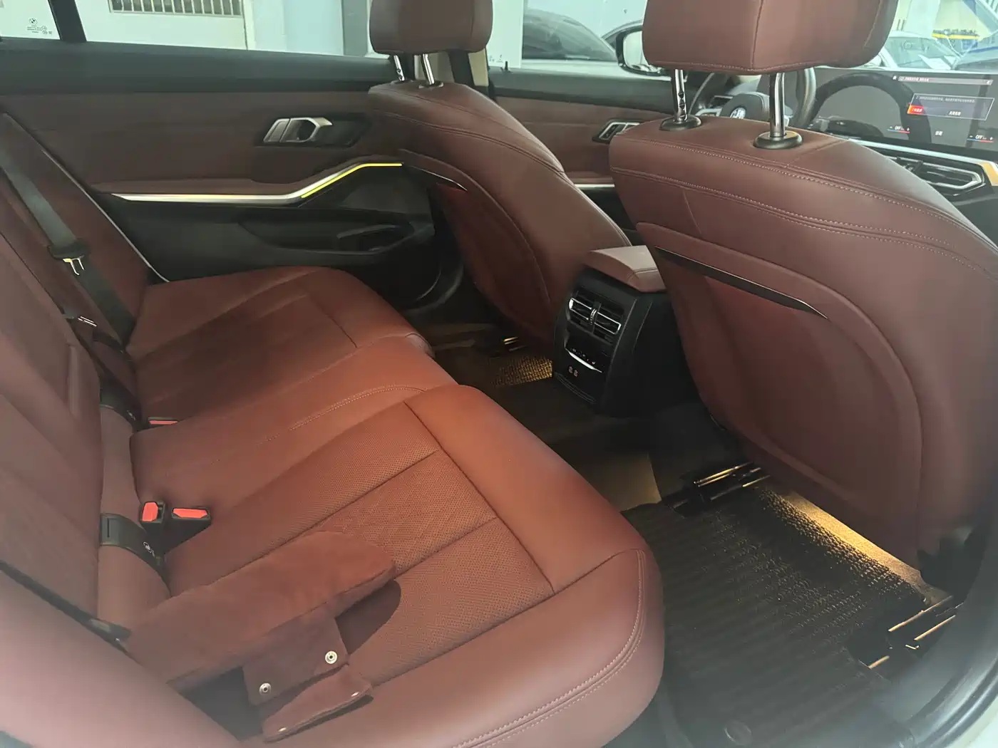 BMW i3 2023 eDrive 40 L Shadowline Package фото 10