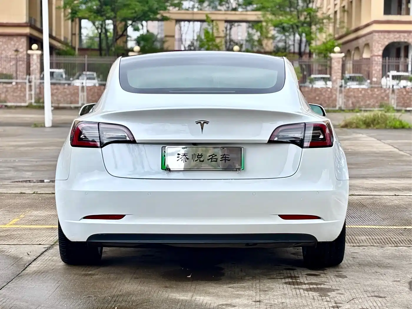 TESLA MODEL 3 (IMPORTED)