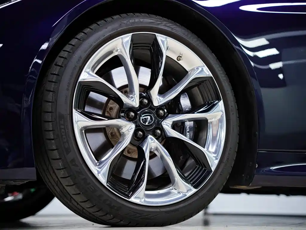 Lexus LC 2018 500h Sport Edition фото 24