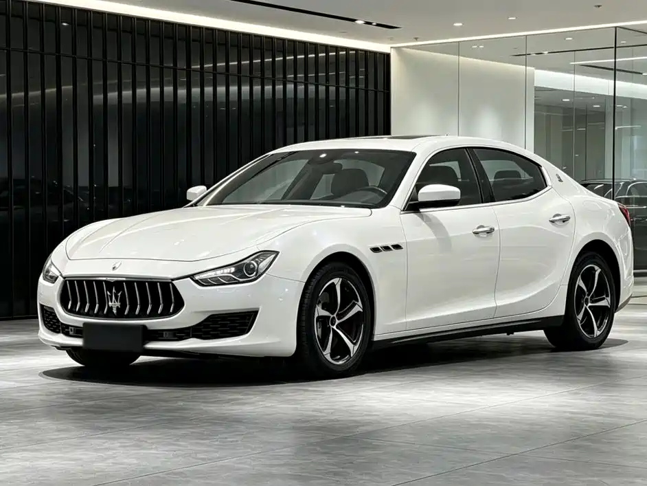 Фото 1 - Maserati Ghibli