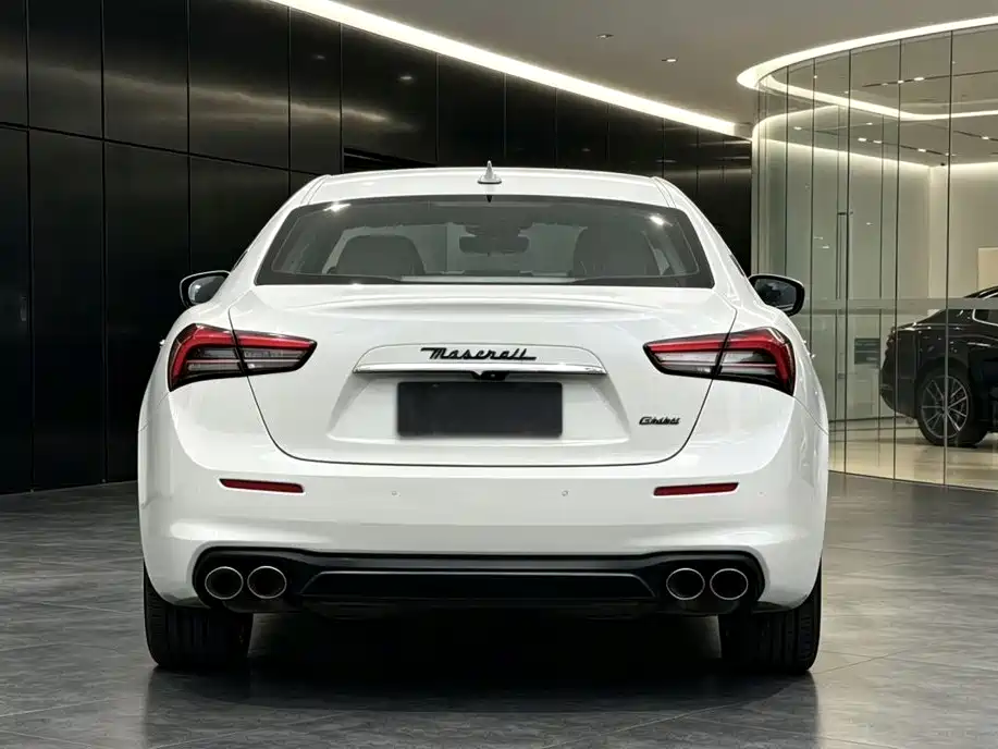 Фото 5 - Maserati Ghibli