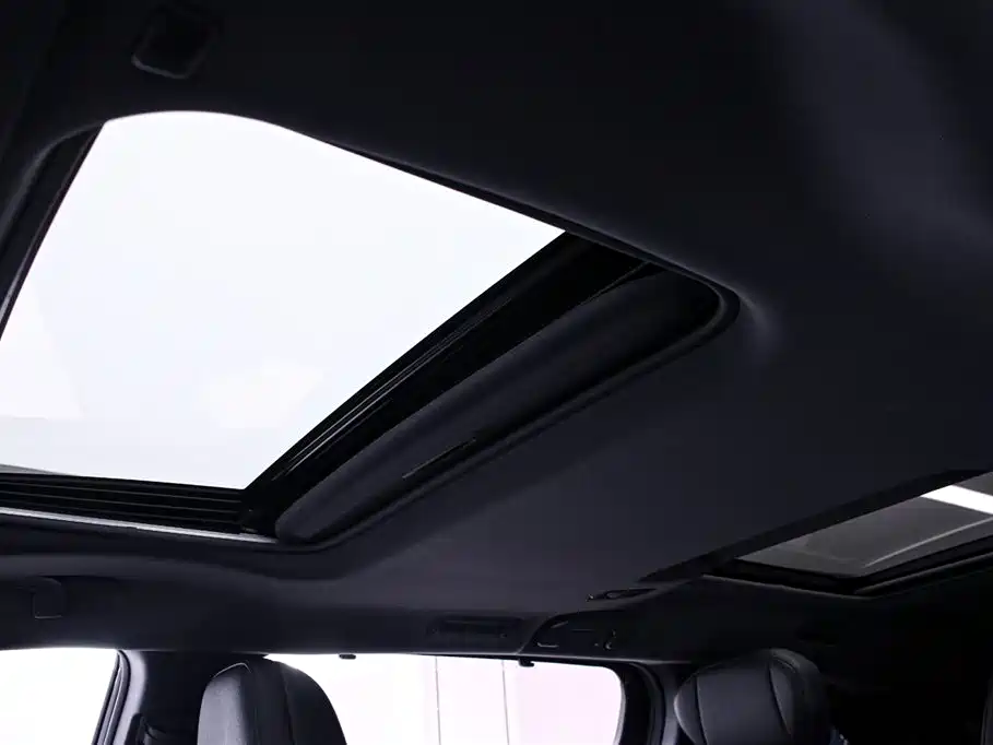 Toyota Sienna 2023 2.5L Hybrid Ultimate Edition фото 10