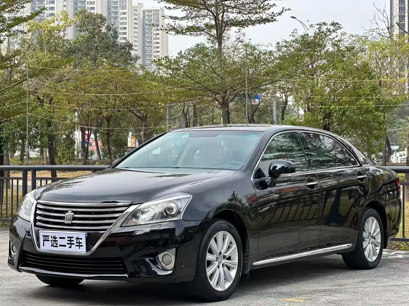Toyota Crown 2012 2.5L Royal Leather Edition