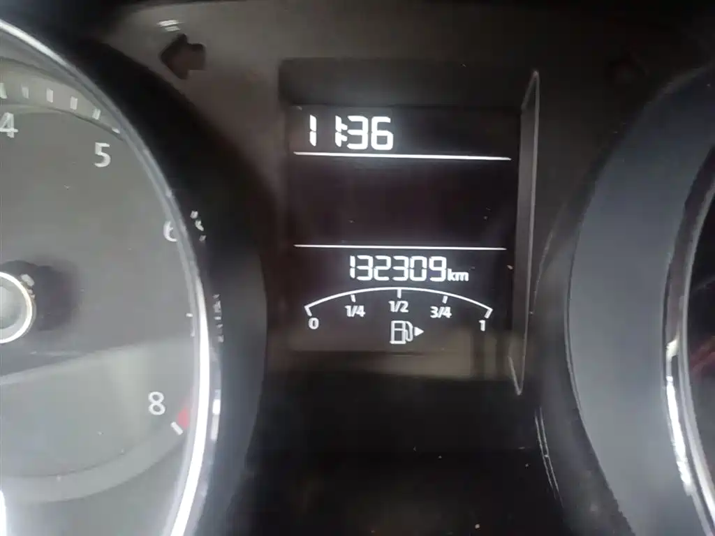Volkswagen Bora 2016 Model 1.6L Automatic Comfort фото 12