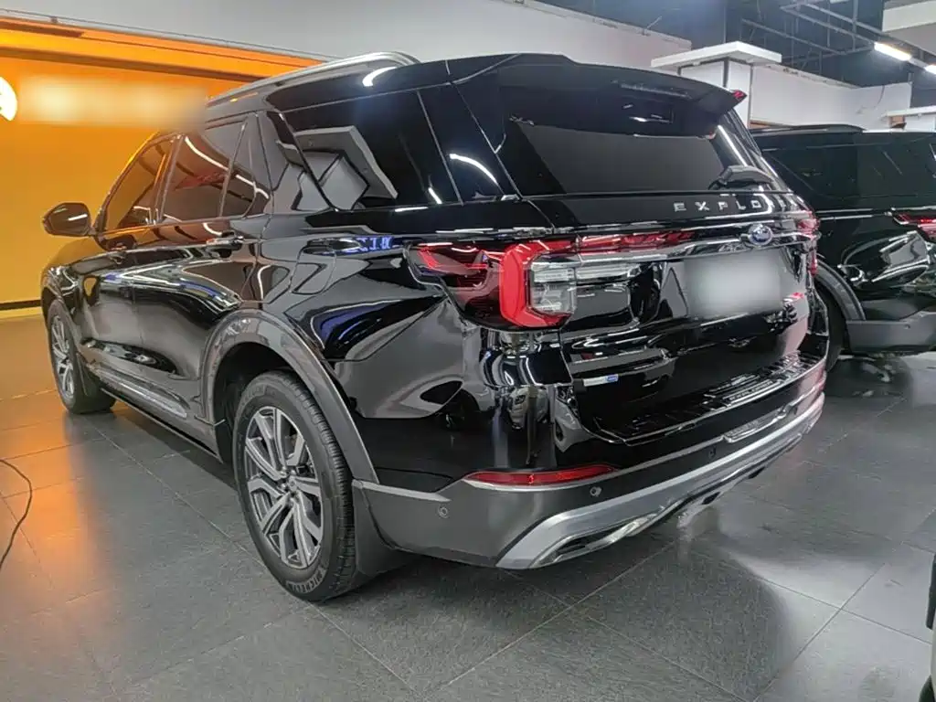 Фото 5 - Ford Explorer