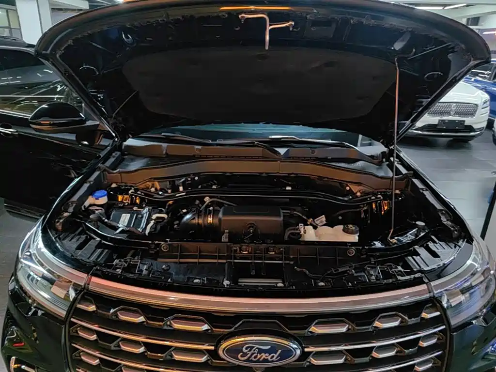 Фото 20 - Ford Explorer