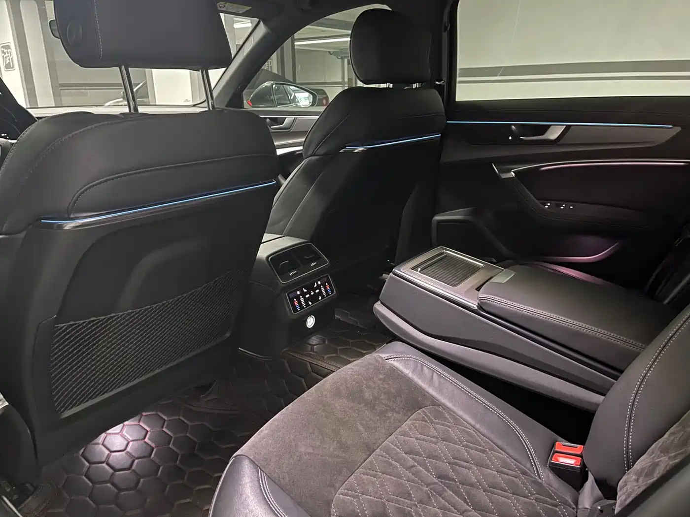 Audi A6L 2022 55 TFSI quattro Premium Elegance фото 18
