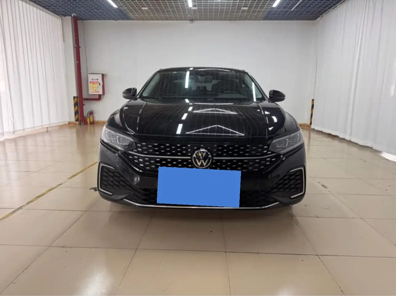 Volkswagen Passat 2022 330TSI Starlight Luxury Edition фото 2