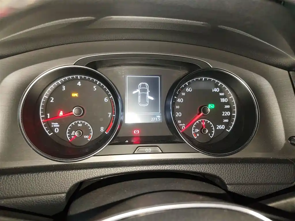 Volkswagen Golf 2016 230TSI Automatic Comfort фото 4