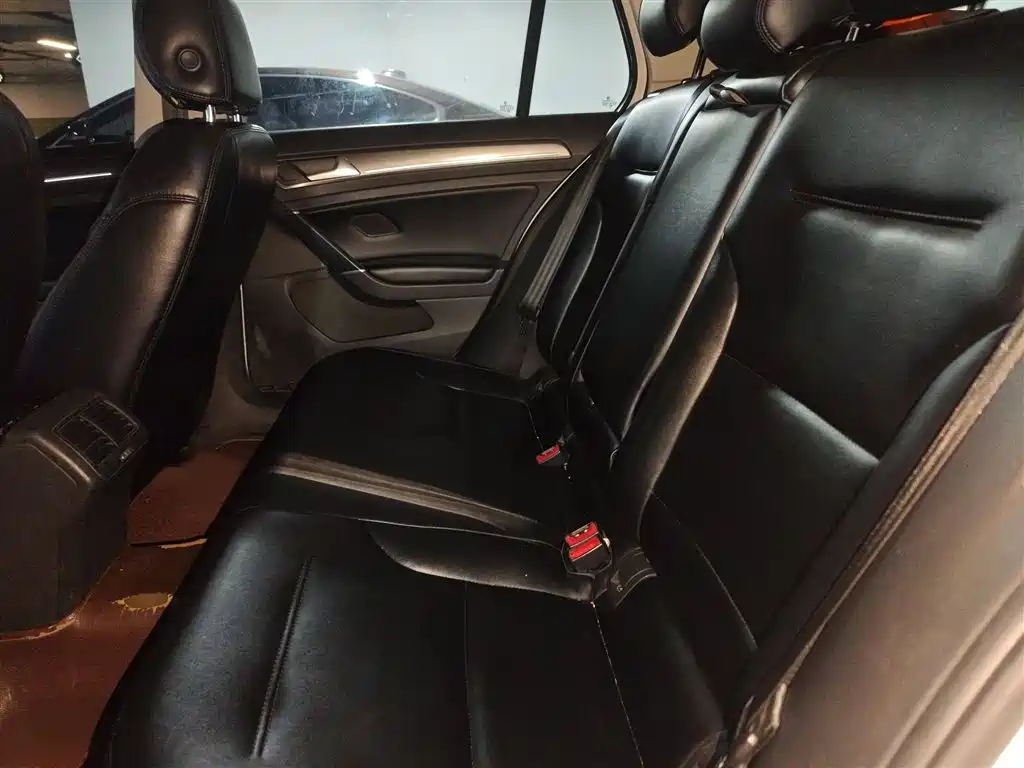 Volkswagen Golf 2016 230TSI Automatic Comfort фото 15