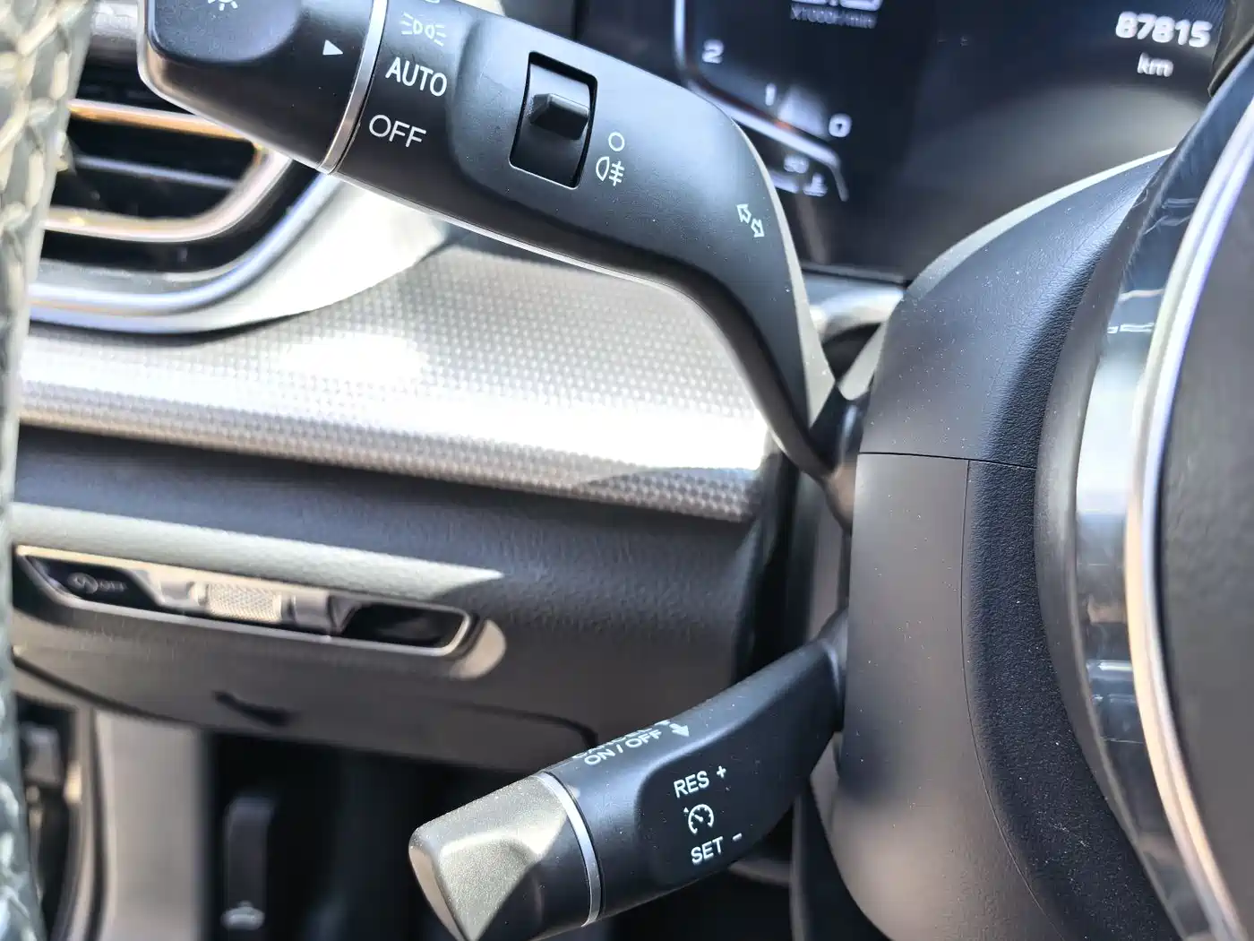 Hongqi H5 2024 1.5T DCT Smart Connect Flag Rhythm Edition фото 12