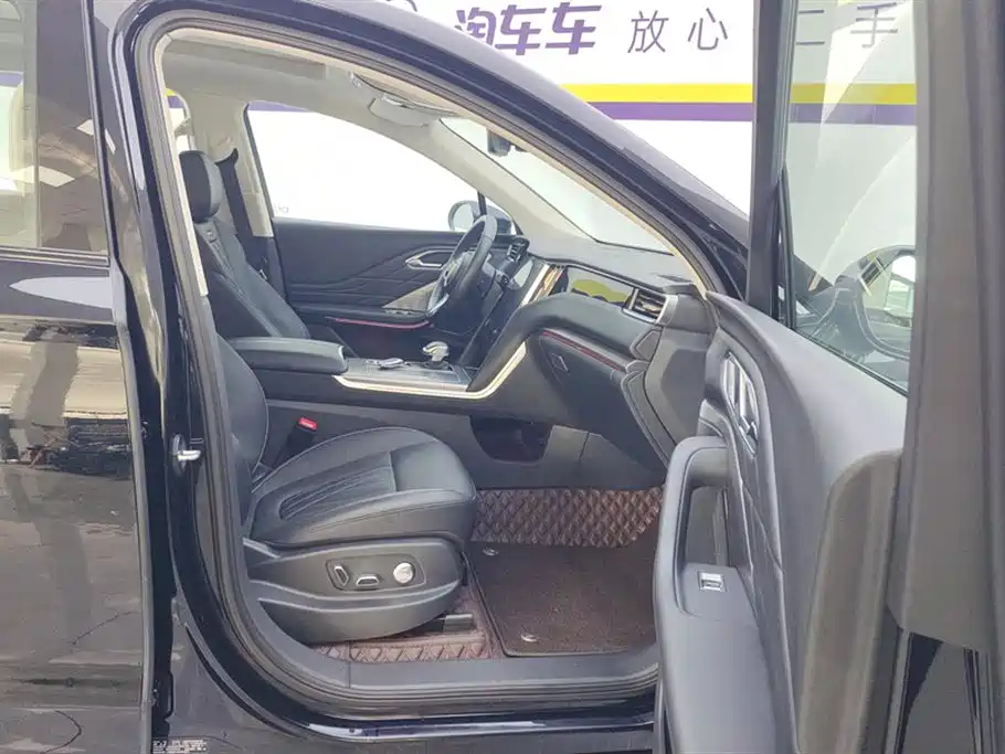 Hongqi HS7 PHEV 2024 2.0T PHEV 4WD Flagship Edition 6-seater фото 8