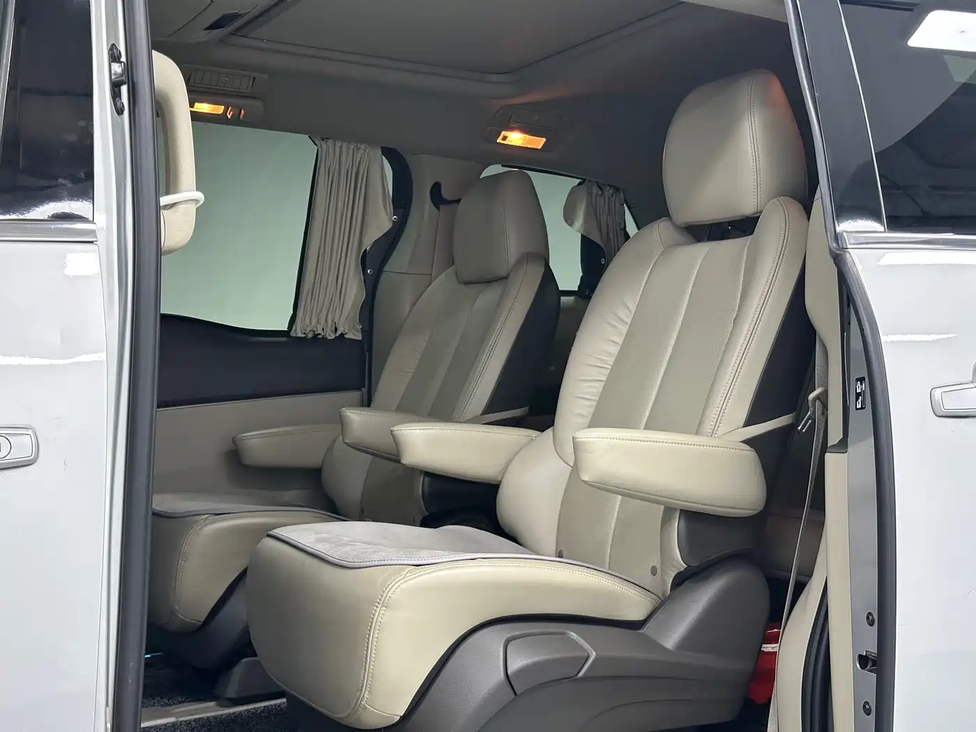 Buick GL8 2011 2011 3.0L XT Luxury Business Flagship