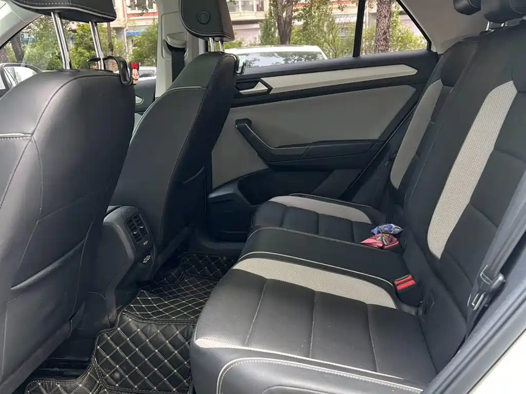 Volkswagen T-ROC 2023 280TSI DSG 2WD Time Edition фото 9