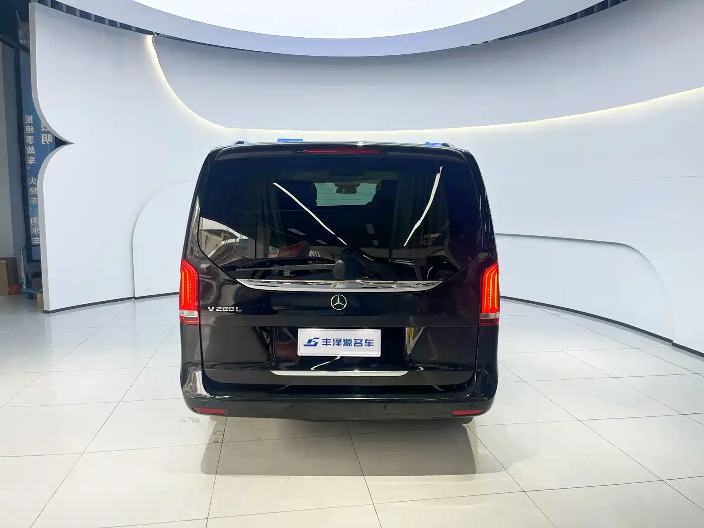 Mercedes-Benz V-Class 2018 V 260 L Premium Long Version China V фото 3