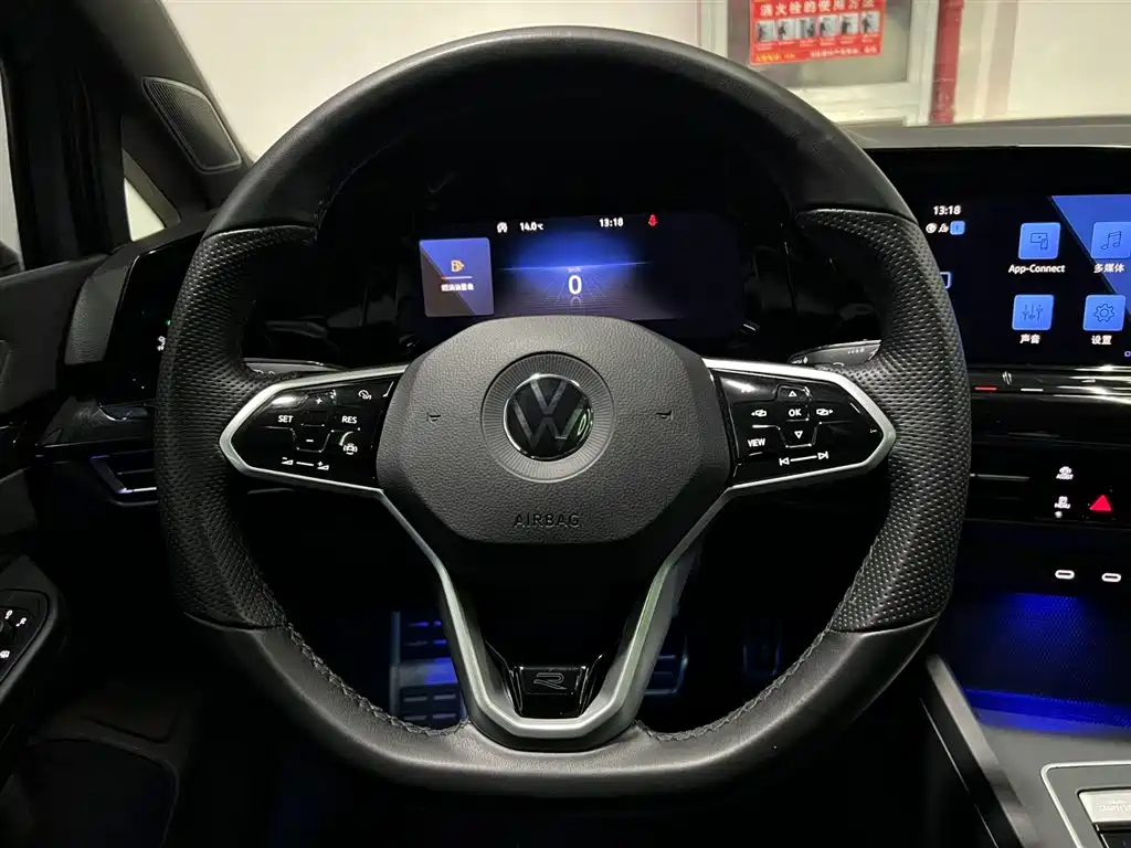 Volkswagen Golf 2023 280TSI DSG R-Line Lite фото 15
