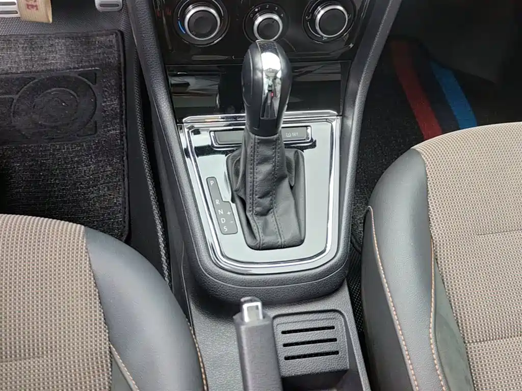 Volkswagen C-TREK 2018 1.5L Automatic Comfort фото 14
