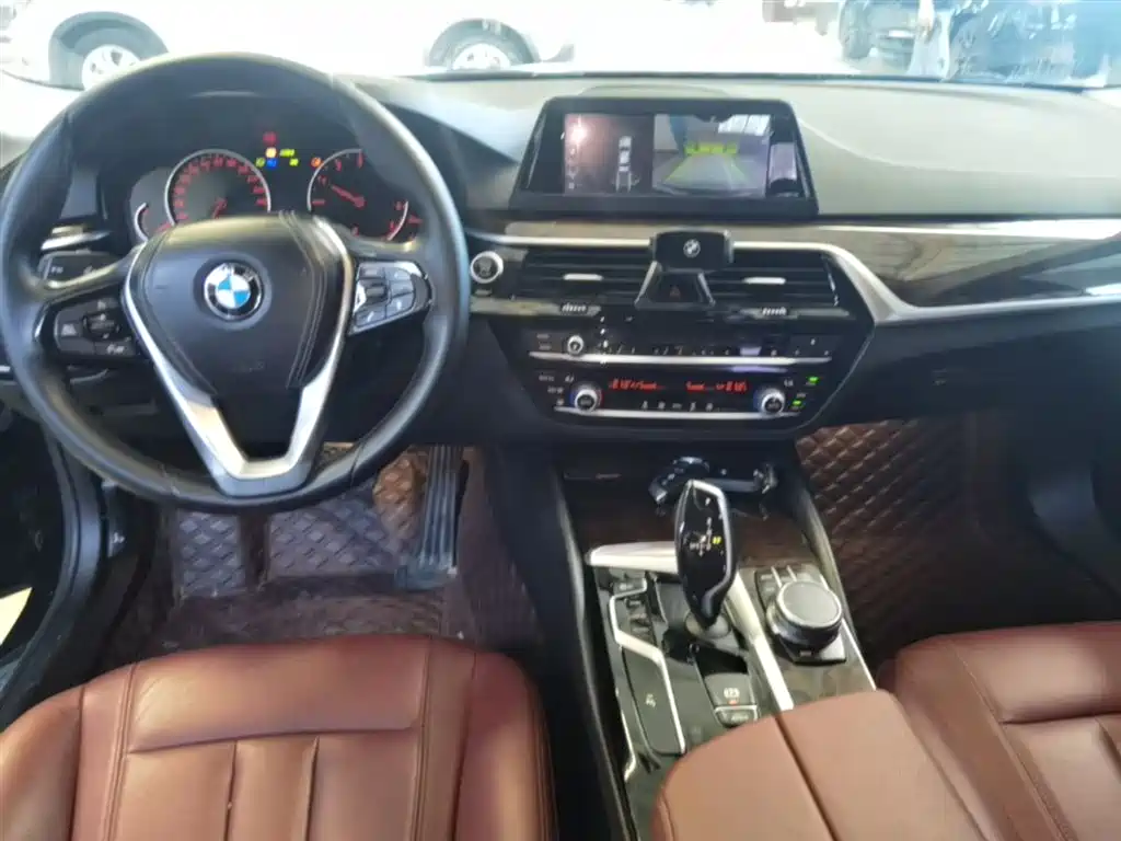 BMW 5 Series 2018 528Li Launch Special Edition фото 10