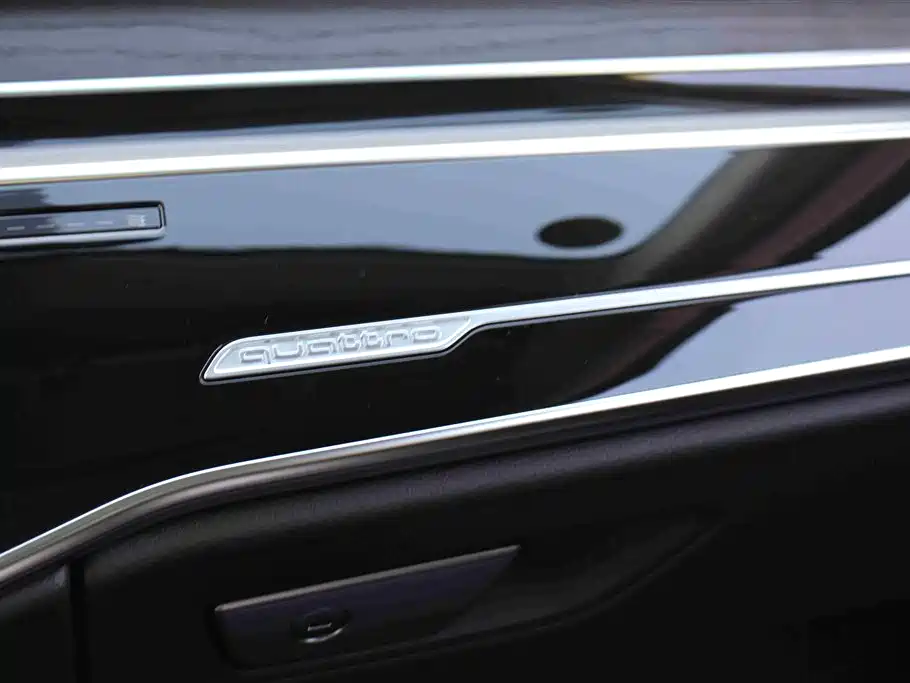 Audi A8 2023 A8L 50 TFSI quattro Exclusive фото 8