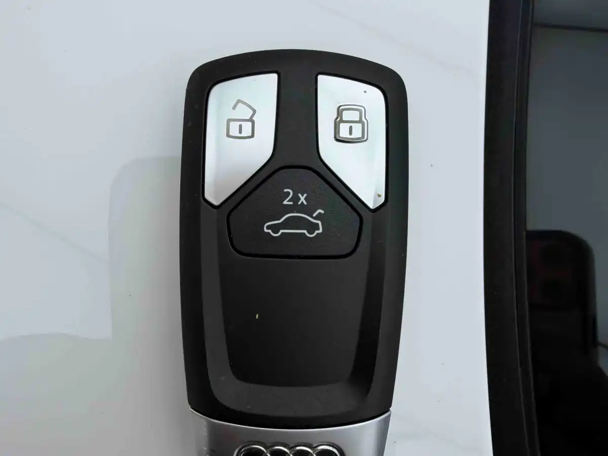 Audi A4L 2020 40 TFSI Fashion Dynamic Edition фото 6