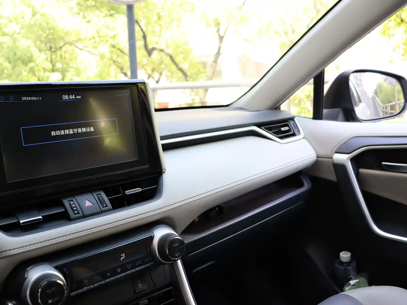 Toyota RAV4 Rongfang 2020 Hybrid 2.5L E-CVT AWD Flagship Edition фото 22