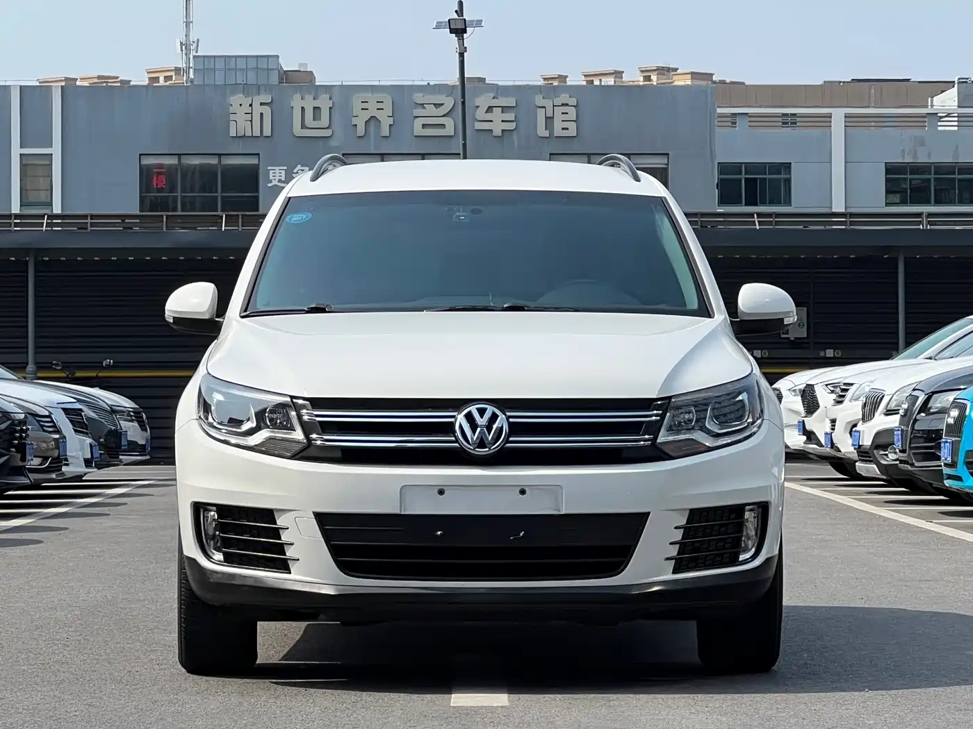 Volkswagen Tiguan 2015 1.8TSI Automatic 2WD Trendline фото 2