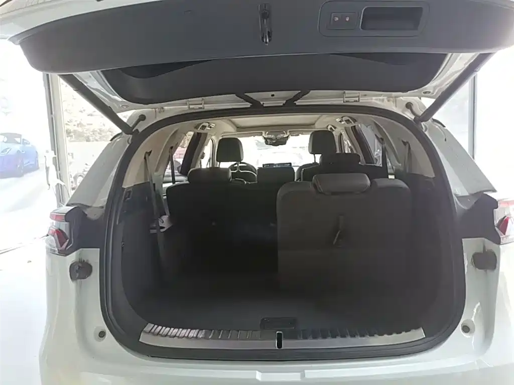BYD Tang 2018 2.0T Automatic Smart Connection Honor Edition 7-Seater China V фото 19
