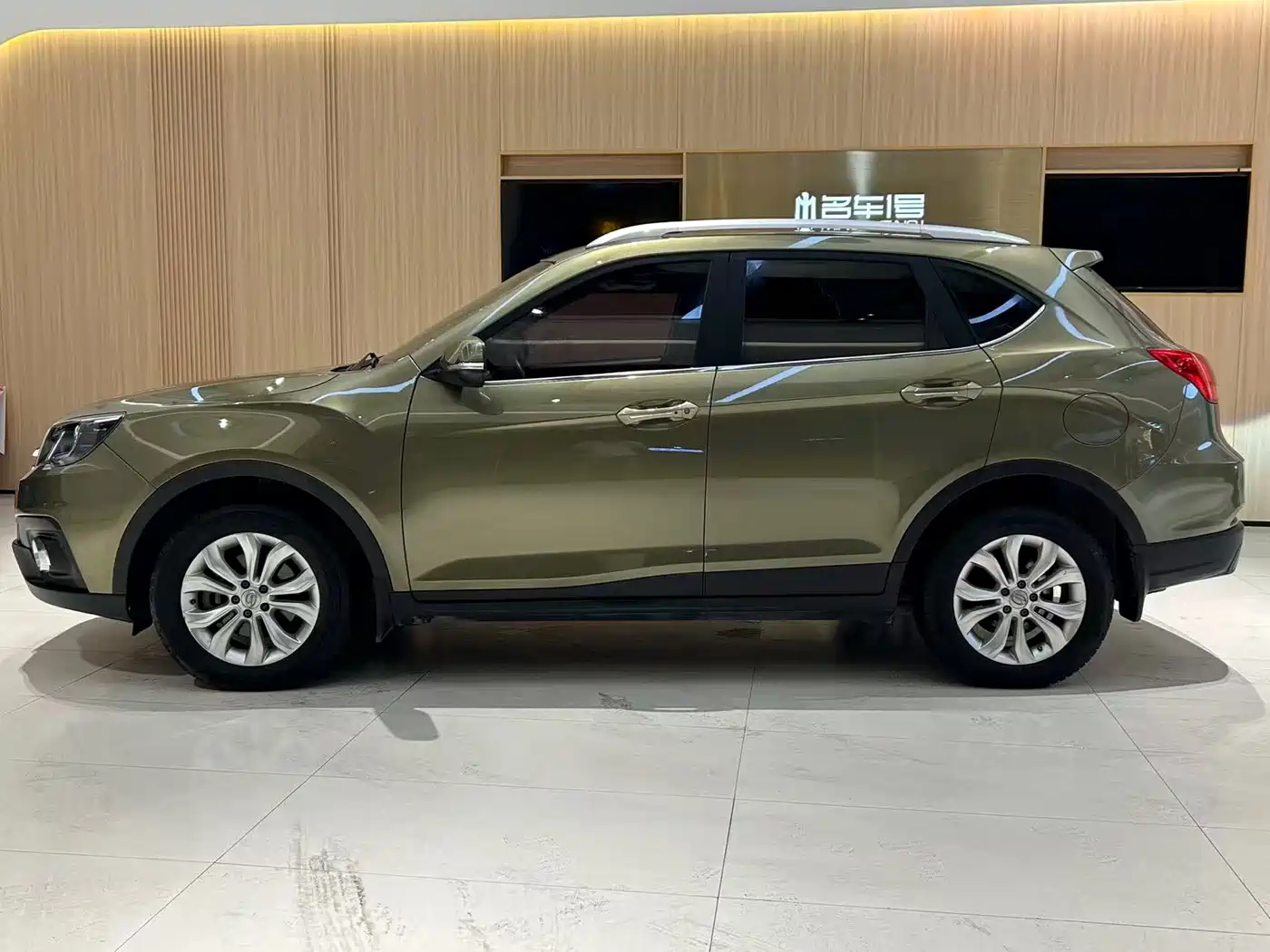 GAC Trumpchi Trumpchi GS5 Super 2015 2.0L Automatic 2WD Elite Edition фото 4