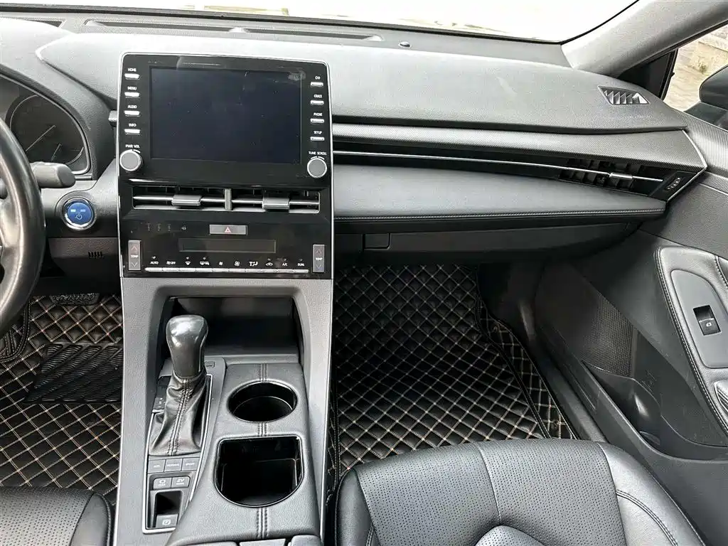 Toyota Avalon 2019 Hybrid 2.5L Luxury Edition China V фото 8